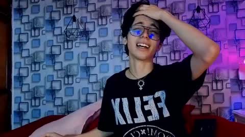 Snapshot of twink_sebas7 chatting on 05.12.26 Sebastin online show from 05.12.26