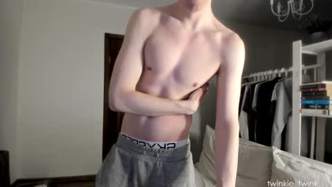 Snapshot of twinkie_twink chatting on 12.15.24 Andy online show from 12.15.24