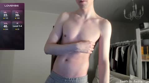 Snapshot of twinkie_twink chatting on 02.09.25 Andy online show from 02.09.25
