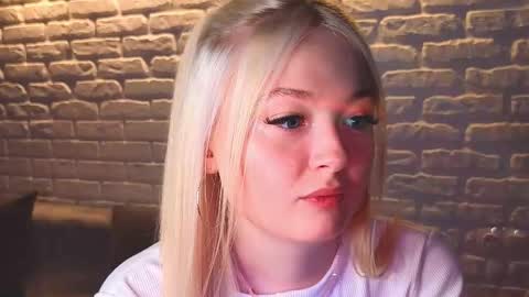 Snapshot of twinklefluff chatting on 03.05.25 twinklefluff online show from 03.05.25