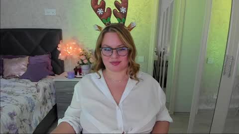 twinklingstar_ online show from 12.25.24