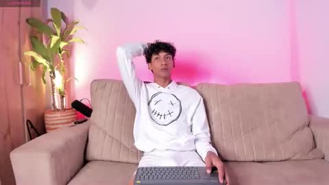 twinksboys_23 online show from 10.28.25