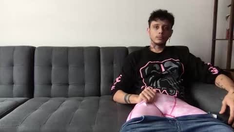 Snapshot of twinksguys360 chatting on 10.18.25 Derrick online show from 10.18.25