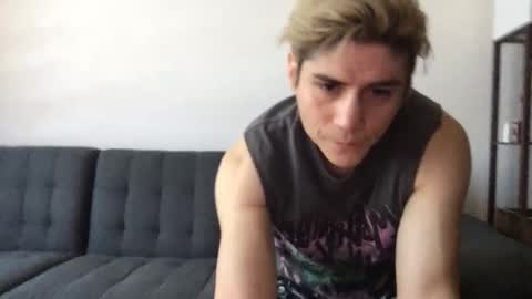 Snapshot of twinksguys360 chatting on 10.19.25 Derrick online show from 10.19.25