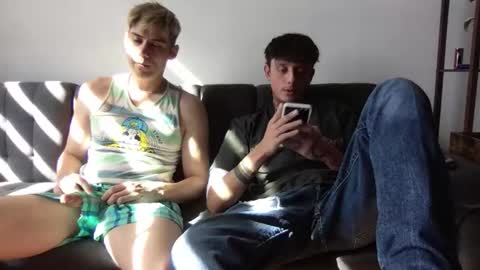 Snapshot of twinksguys360 chatting on 11.15.25 Derrick online show from 11.15.25