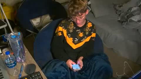 Snapshot of twinktools chatting on 09.20.25 shytwink online show from 09.20.25