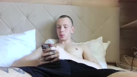 Snapshot of twinkyboyxq chatting on 09.25.25 TwinkyBoyxq online show from 09.25.25