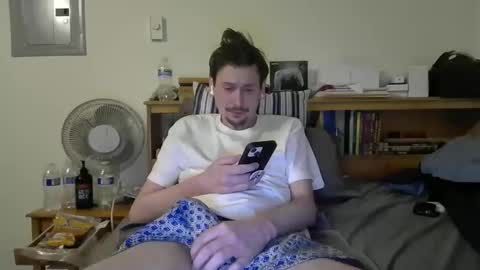 Snapshot of twinkymcgee1234 chatting on 03.31.26 TwinkyMcgee online show from 03.31.26