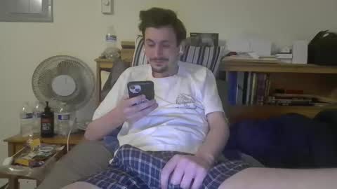 Snapshot of twinkymcgee1234 chatting on 04.04.26 TwinkyMcgee online show from 04.04.26