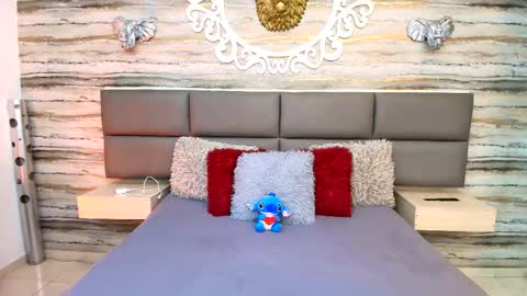 twinslovers_ online show from 10.26.25