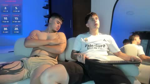 twintease online show from 11.26.25