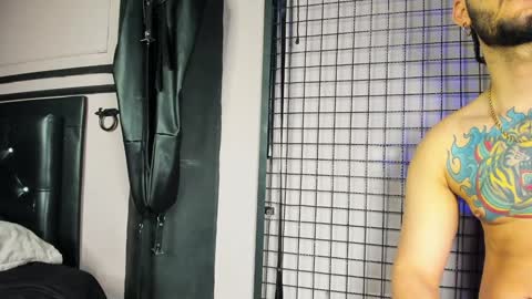 Snapshot of twisted_fantasy_ chatting on 01.15.25 Clio  Tadeo online show from 01.15.25