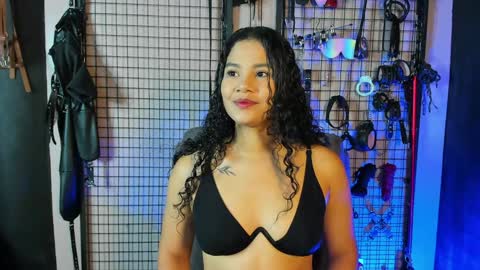 Snapshot of twisted_fantasy_ chatting on 02.07.25 Clio  Tadeo online show from 02.07.25