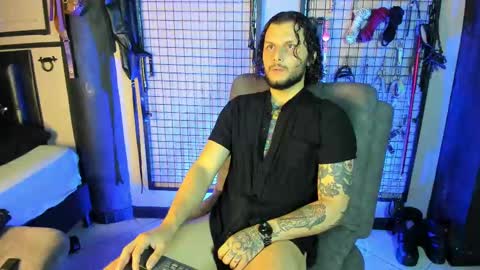 Snapshot of twisted_fantasy_ chatting on 03.12.25 Clio  Tadeo online show from 03.12.25