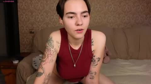 Snapshot of twobabesweet chatting on 06.18.26 Welcome guys We Lili and Vic PVT open online show from 06.18.26