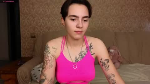 Snapshot of twobabesweet chatting on 06.27.26 Welcome guys We Lili and Vic PVT open online show from 06.27.26