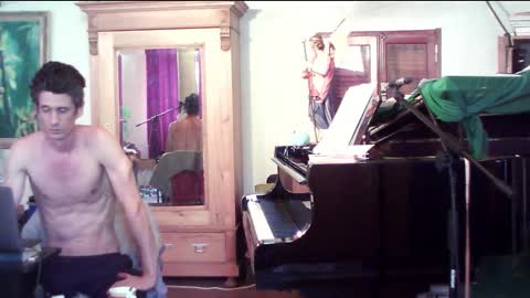 Snapshot of twoforallprivate chatting on 02.01.25 TobeBritta online show from 02.01.25