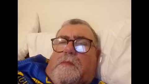 twohats2810 online show from 12.20.25