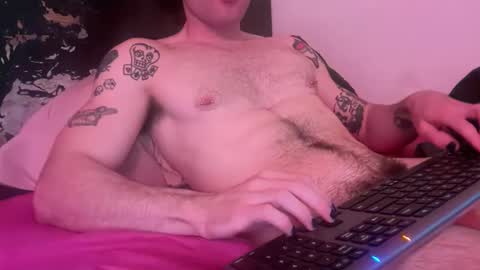 Snapshot of twunkymikey chatting on 05.02.26 twunkymikey online show from 05.02.26