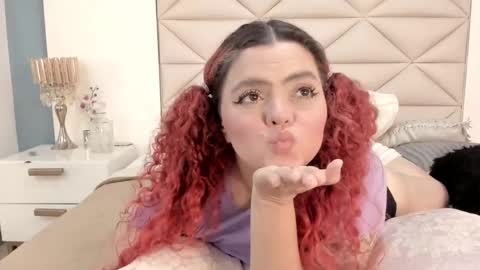 Snapshot of twwiiggy19 chatting on 02.04.26 Twiggy online show from 02.04.26