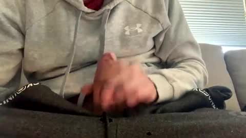 Snapshot of tye2high chatting on 10.06.25 tye2high online show from 10.06.25