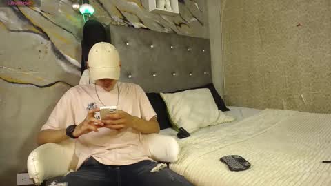 Snapshot of tyl3r_coop3r chatting on 11.02.25 tyl3r_coop3r online show from 11.02.25