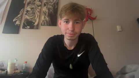 Snapshot of tyler_fox0 chatting on 07.26.26 tyler_fox0 online show from 07.26.26