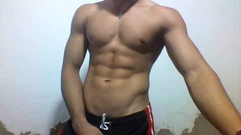 Snapshot of tyler_gold823 chatting on 03.05.25 Tyler online show from 03.05.25