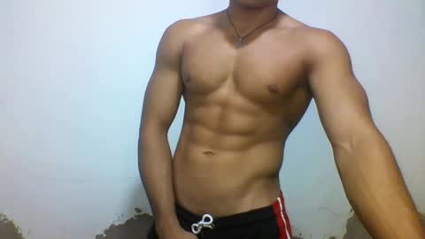 Snapshot of tyler_gold823 chatting on 03.10.25 Tyler online show from 03.10.25