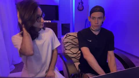 Snapshot of tyler_hack chatting on 10.12.25 Tyler and Chris online show from 10.12.25