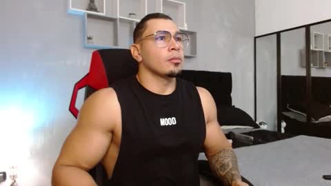 tyler_hank1 online show from 11.01.25