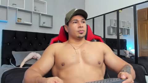 Snapshot of tyler_hank1 chatting on 02.17.26 tyler_hank1 online show from 02.17.26