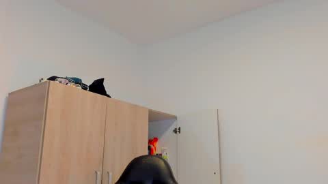     online show from 03.03.25