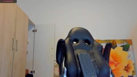     online show from 03.10.25