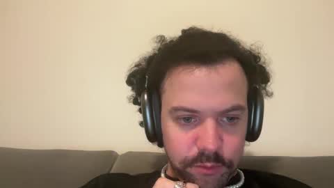 Tyleruzi online show from 12.11.24