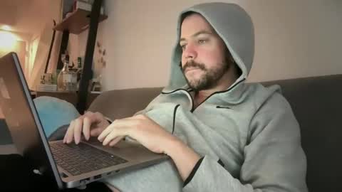 Tyleruzi online show from 01.22.25