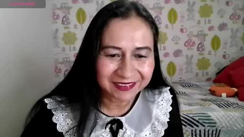 Snapshot of tyna_b chatting on 05.06.26 Tyna online show from 05.06.26