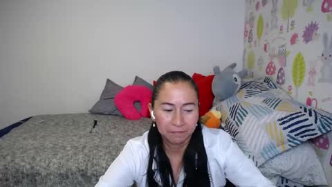 Snapshot of tyna_b chatting on 05.09.26 Tyna online show from 05.09.26