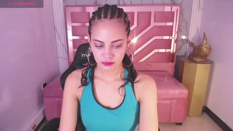 Snapshot of tyna_ch chatting on 12.02.24 TYNA online show from 12.02.24
