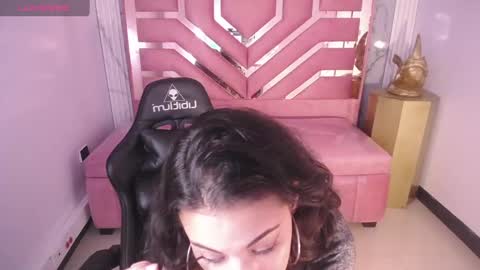 Snapshot of tyna_ch chatting on 12.13.24 TYNA online show from 12.13.24
