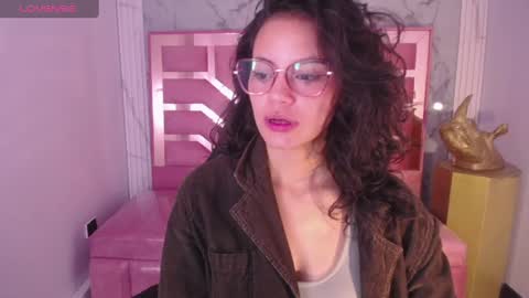 Snapshot of tyna_ch chatting on 01.02.25 TYNA online show from 01.02.25