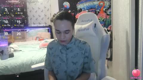 Snapshot of tyra_liana chatting on 02.13.25 Tyra Liana online show from 02.13.25