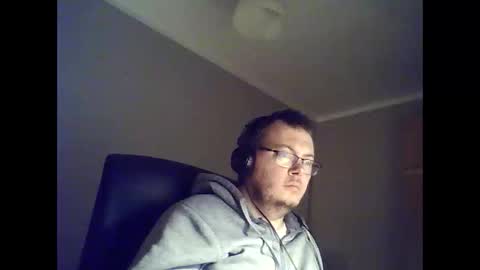 Snapshot of tyradi1991 chatting on 02.15.25 tyradi1991 online show from 02.15.25