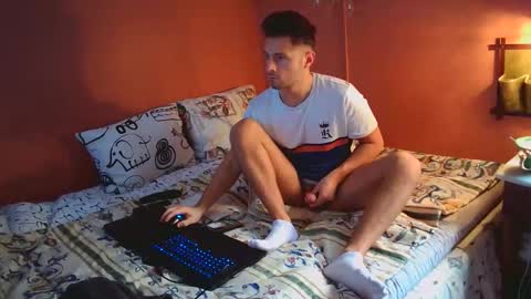 Snapshot of tysonhotswe chatting on 10.26.25 Dennis Nadarevic online show from 10.26.25