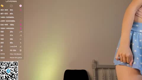 Snapshot of tyty_pupu chatting on 06.18.26 Christine 3 Next broadcast tomorrow at 2100 GMT 5 online show from 06.18.26