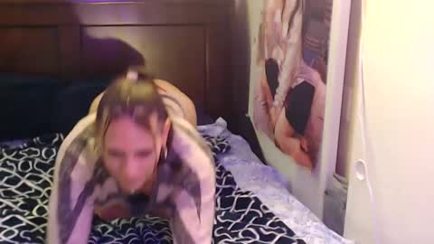 Snapshot of uandme_baby chatting on 10.07.25 Azelia B online show from 10.07.25