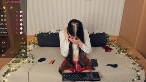 Snapshot of udeledelmoref chatting on 02.03.25 Liky online show from 02.03.25