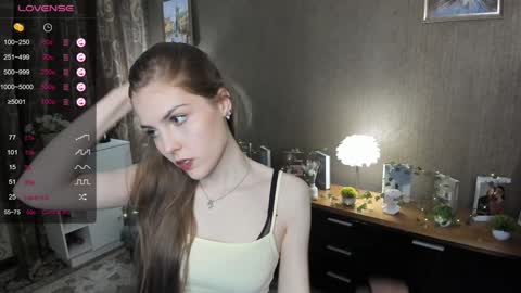 Snapshot of udeledelmoref chatting on 02.05.25 Liky online show from 02.05.25