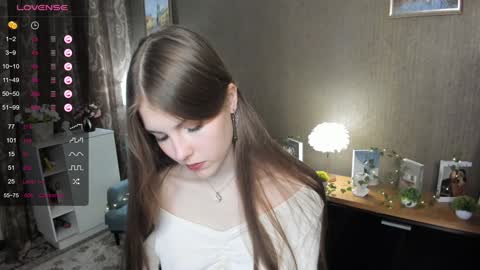 Snapshot of udeledelmoref chatting on 02.06.25 Liky online show from 02.06.25