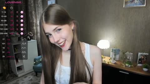 Snapshot of udeledelmoref chatting on 02.08.25 Liky online show from 02.08.25